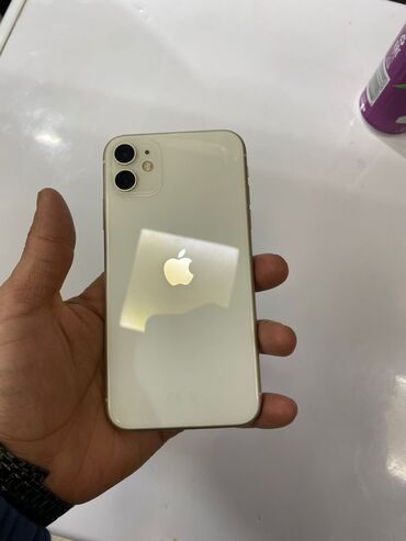 Apple iPhone: IPhone 11, Б/у, 128 ГБ, White Titanium, Зарядное устройство, Защитное стекло, Чехол, 74 %