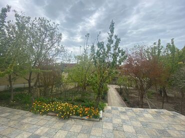 Həyət evi alıram: 8 otaq, 12 kv. m, Orta təmir