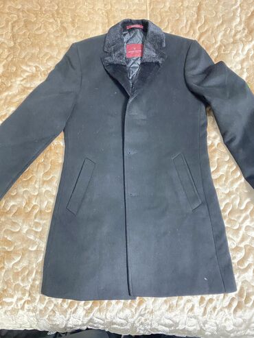 чёрное пальто женское: Хорошее турецкое пальто Надевали 2 раза Причина продажи размер не