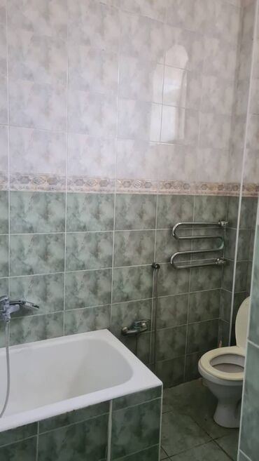 Digər kommersiya daşınmaz əmlakı: Badamdar da Hərbi qospitalın yanında 6 sotun içində olan 2 mərtəbli 5 — 28