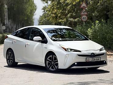 60: Toyota Prius: 2021 г., 1.8 л, Автомат, Гибрид, Хэтчбэк — 6