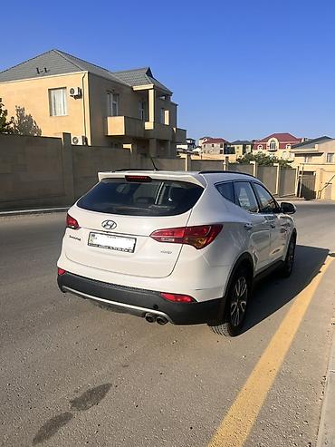 santa fe 2008: Hyundai Santa Fe, ağ rəng, 4WD krossover/SUV. Xüsusiyyətlər: - Tam — 4