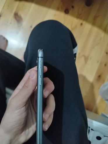 IPhone 11, Qara, Simsiz şarj