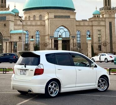 Обвес: Комплект Honda, 2005 г., цвет - Белый, Б/у, Самовывоз, Бесплатная доставка, Платная доставка