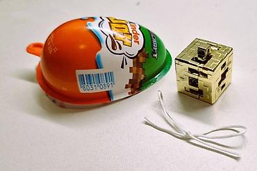 Бижутерия: Elmler metro.Minecraft kinder joy Məhsul: Qızılı rəngli mini kubik — 2