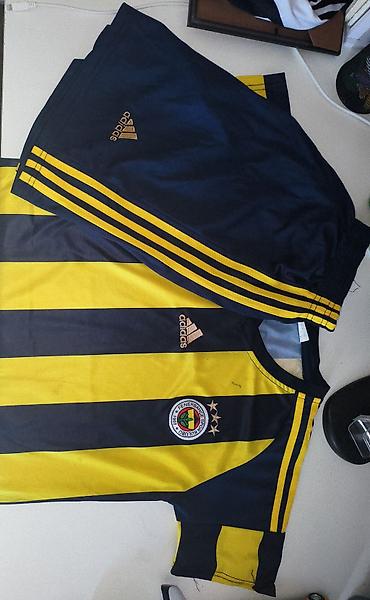 fenerbahce imzalı forma: Fenerbahçe uşaq futbol dəsti – Retro Ölçü: 160-170 boy orta qəlib14-15 — 1