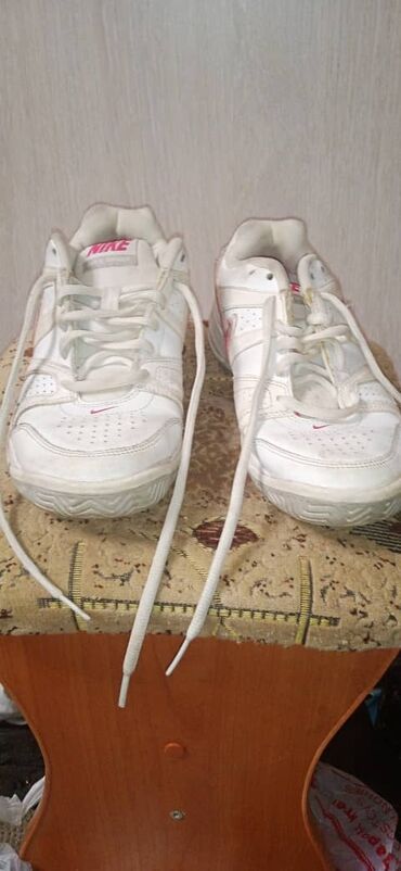 обувь белая: Женские ботосы Hike