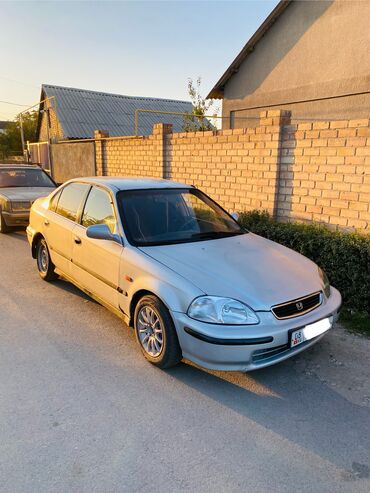 Honda: Honda Civic: 1998 г., 1.4 л, Механика, Бензин, Седан