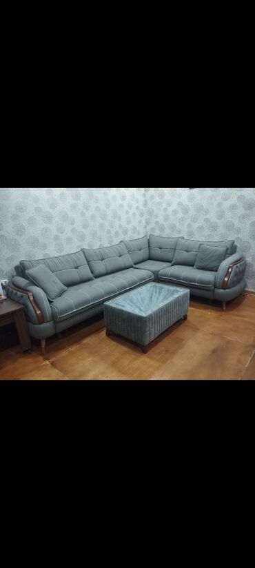 Kunc divan+pufik 800azn. ela veziyyetde . açilir. bazalidi. Unvan Baki