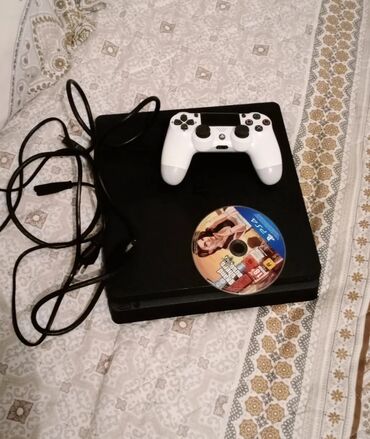 диск на сони плейстейшен 5: Игровая консоль PlayStation 4 в комплекте с беспроводным контроллером
