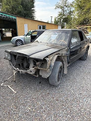 вакумный очиститель: Mercedes-Benz 190: 1989 г., Седан — 5