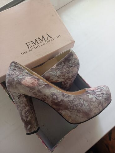 Туфли: Элегантные туфли Emma the Spain Collection с цветочным принтом. Туфли