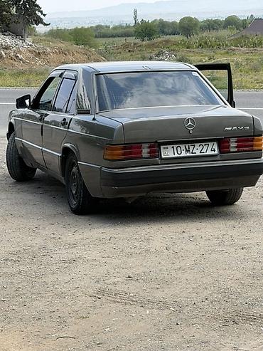 kia rio 2018: Mercedes-Benz 190: 2 l | 1991 il Sedan — 10