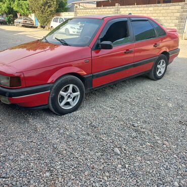 Volkswagen: Volkswagen Passat: 1989 г., 1.8 л, Механика, Бензин, Седан