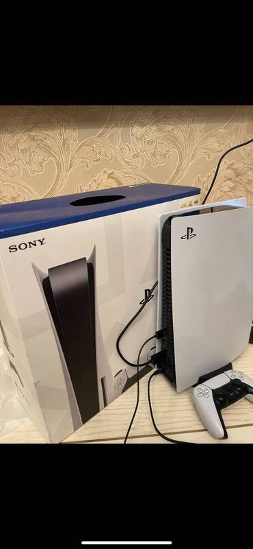 PS5 (Sony PlayStation 5): Playstation 5 kirayə verilir. Hər növ oyunlar var. Playstation+ var