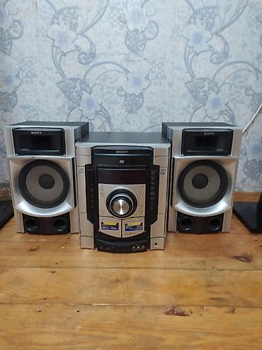 Магнитофоны: Sony MHC-GNZ77D disk yerisi işləmir belə normal vəziyyətdədi.Samsung — 3
