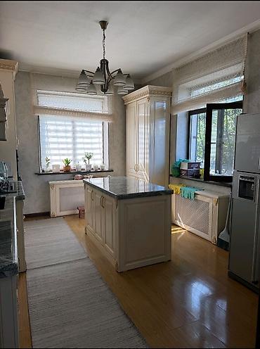 Продажа коттеджей и домов: 🏠 Срочно!!! Продается 3 уровневый дом рядом с центром. 📍 Район — 5