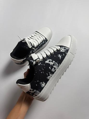reebok 43: Нумерис 43 размера новые — 1