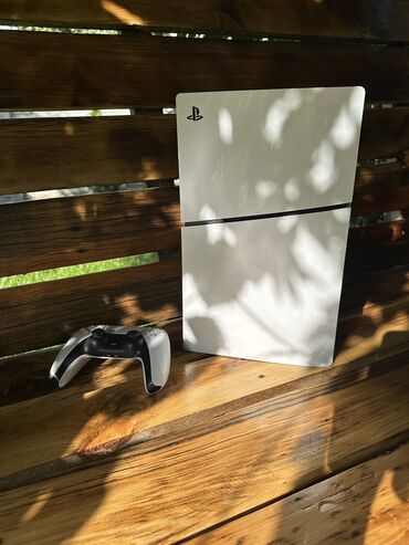 прокат пс 5: PlayStation 5 slim (версия без дисковода) Консоль и джойстик в