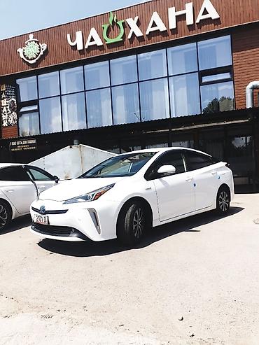corolla 2016: Toyota Prius: 2019 г., 1.8 л, Вариатор, Гибрид, Седан — 3