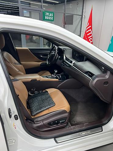 Продажа авто: Lexus ES: 2019 г., 2.5 л, Автомат, Гибрид, Седан — 4