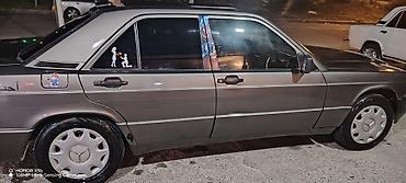 mercedes vito 8 1: Mercedes-Benz 190 (W201): 1.8 l | 1993 il Sedan — 4