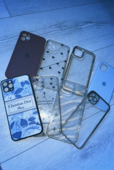 Чехлы: Каждая по 150 сом Набор чехлов для iPhone с крупным модулем камеры 11