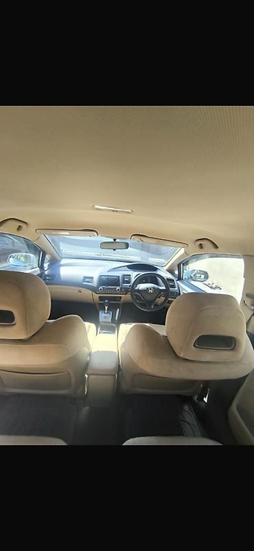 два авто: Honda Civic: 2007 г., 1.3 л, Автомат, Гибрид, Седан — 4