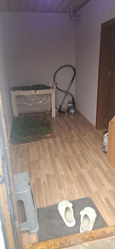 midada satilan evler: 2 otaqlı mənzil – tam mebel və məişət texnikası ilə - Geniş qonaq — 1