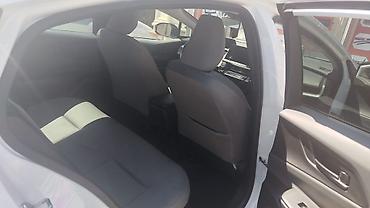 prius sveca: Toyota Prius: 2 l | 2024 il Sedan — 6