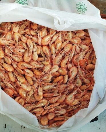 balıq məhsullarının satışı: Krevetka satıram sveji normal boydadı 100 ədədi 10 manat