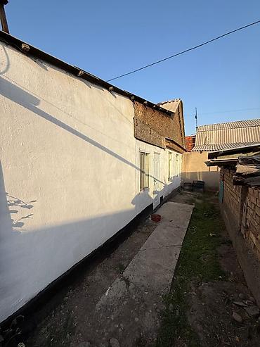 Продажа коттеджей и домов: 🔷🏡 Продаётся угловой дом в Кызыл-Аскере 🔷 Участок — 5 соток 🔷 Дом — — 2