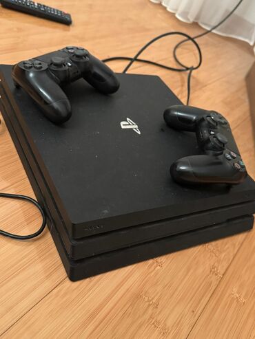 ps4 pultları: PlayStation 4pro 1tb ev seraitinde olubdu