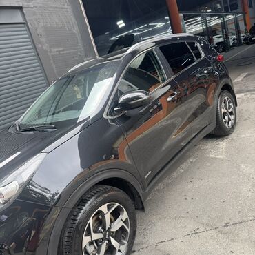 Kia: Kia Sportage: 2 l | 2018 il Krossover — 5