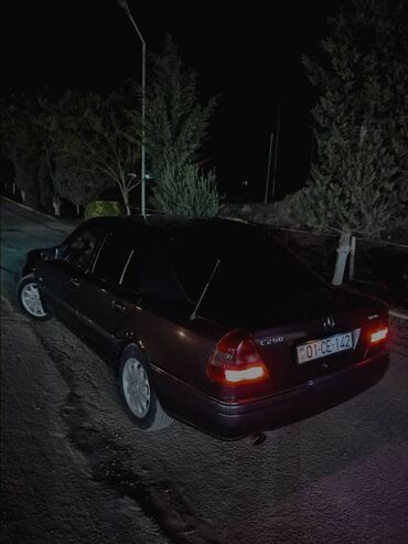 findiq yigan masin: Mercedes-Benz C 250: 2.5 l | 1995 il Sedan