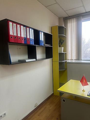 Коммерческая недвижимость: Сдаю Офисный кабинет: 29 м², В торговом центре, С ремонтом, С отдельным санузлом, С системой безопасности, С парковкой — 5