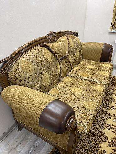 ustol ustul: İşlənmiş, Klassik divan, 2 kreslo, Divan, Jurnal masası, Bazasız, Açılmayan — 3