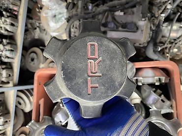 Клапаны, клапанные крышки: Крышка маслозаливной горловины двигателя Toyota. Оригинальная — 1