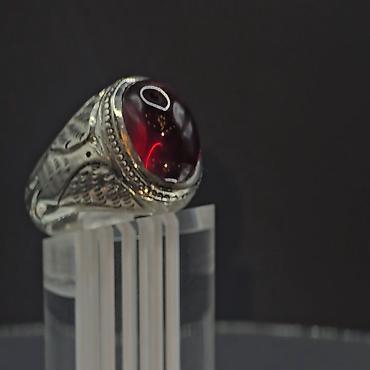 granat: Üzük, Gümüş, Yaqut — 1