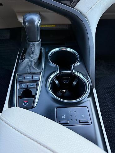 Toyota: Toyota Camry: 2020 г., 2.5 л, Автомат, Гибрид, Седан — 10