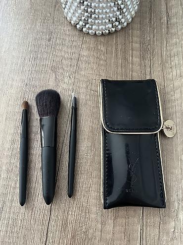 Gözəllik və sağlamlıq: Набор кисточек YSL. Оригинал. Новый. В наборе 3 кисточки: -для румян — 5