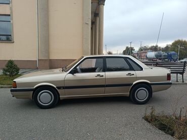 авто телешка: Audi 80: 1986 г., 1.8 л, Механика, Бензин, Седан