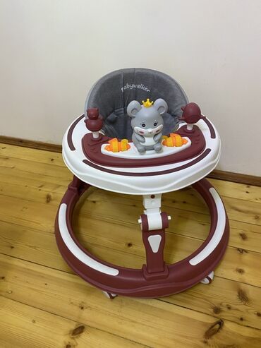 Yerimək üçün arabalar, çəliklər, əsalar, rollatorlar: Uşaq gəzdirəni (baby walker) - Rənglər: tünd qırmızı/şabalıdı və ağ