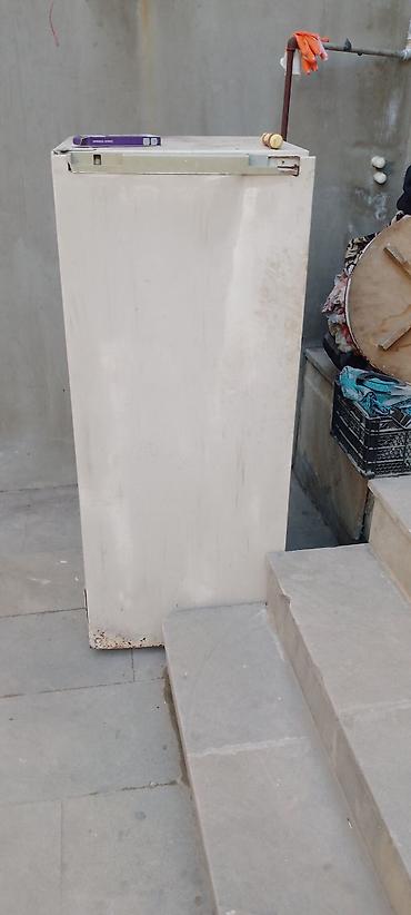 Bufetlər: - Qonaq otağı üçün vitrin-bufet: Tünd qəhvəyi rəngli, şüşəli üst hissə — 2
