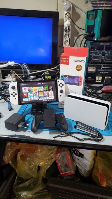 Видеоигры и приставки: Nintendo switch oled чипованный(прошитый) 128гб полный комплект а