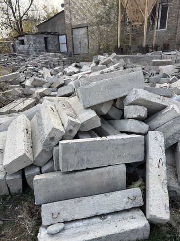 дворец спорта: Бетонные плиты, Брусчатка, Кирпичи, Бордюры