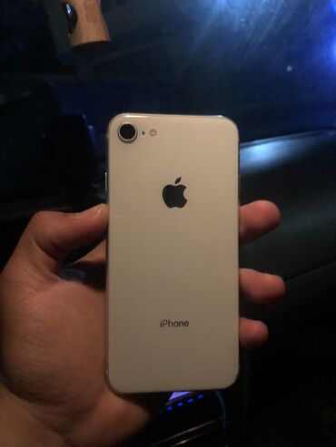 Apple iPhone: IPhone 8, Б/у, 64 ГБ, Белый, Зарядное устройство, Чехол, 100 %