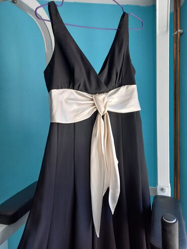 zenski kompleti pantalone i sako: Crna romanticna haljina sa satenskim pojasom 🌟 Sirina struka haljine