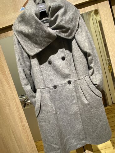 Paltolar: Mango palto. Boz rəng.3 dəfə geyilib.Çox gözəl,maraqlı və qeyri adi — 9