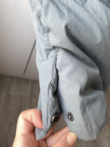 Верхняя одежда: Продаю зимнюю курточку на мальчика оочень теплая, размер указан на — 4